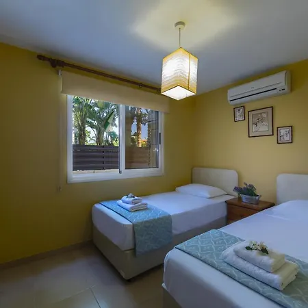 Villa Anthea 12 *